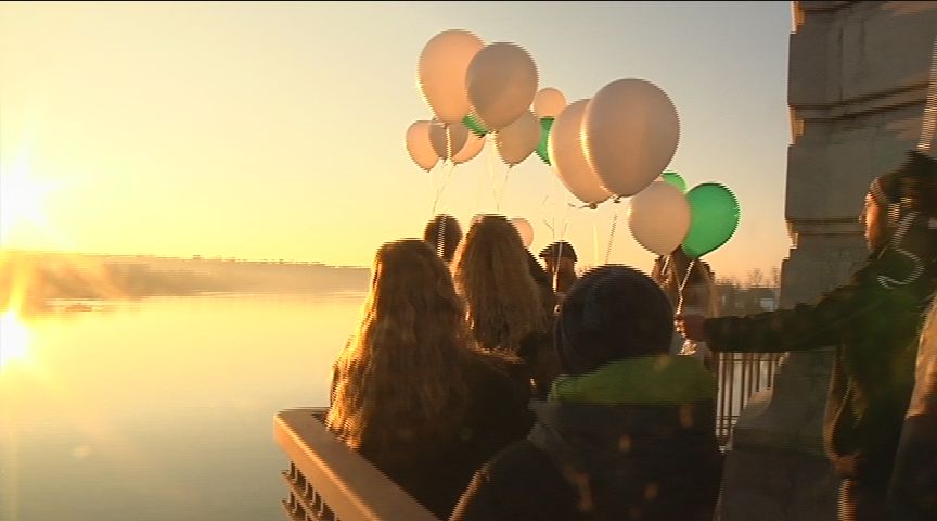 Springfield teachers remember Sandy Hook_515578